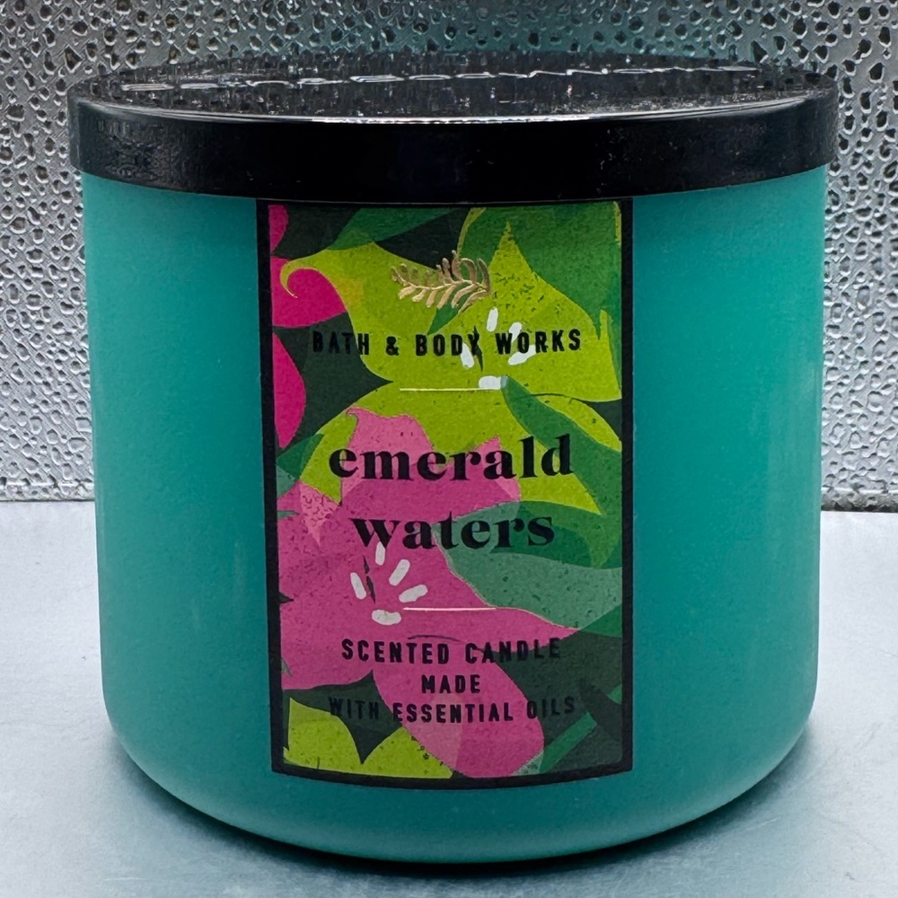 Bath & Body Works Emerald Waters 3 Wick Candle